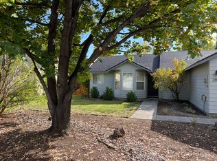 2808 SW Reindeer Ave, Redmond, OR 97756