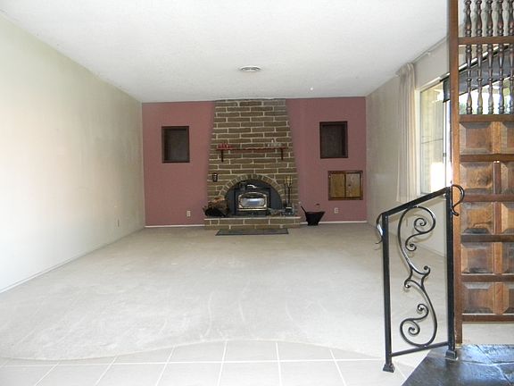 4th image of 26665 Chestnut Dr