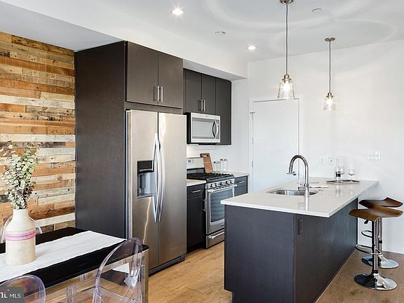 2nd image of 2006-10 Frankford Ave #303