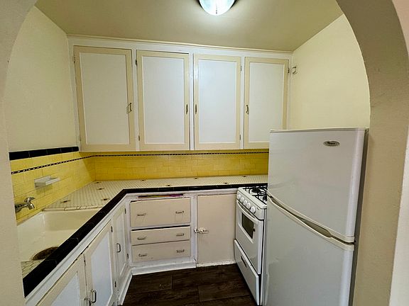 3rd image of 120 S 300 E APT 408
