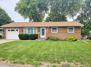 431 Carleton Dr, Kewanee, IL 61443