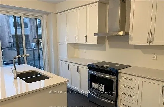 4 bed, $3,600 — Photo 2