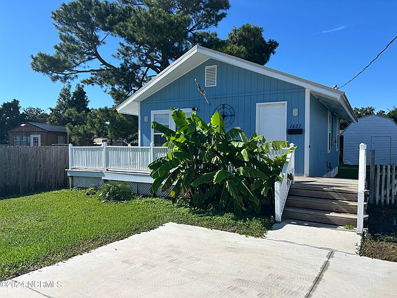 3rd image of 1627 Live Oak Street