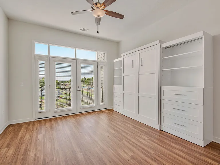 Murphy Bed + Juliette Balcony