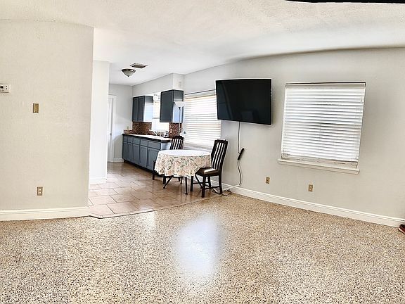 5th image of 812 Bayou Ave #C