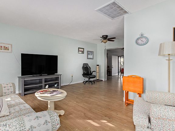 4th image of 10316 W CINNEBAR Avenue