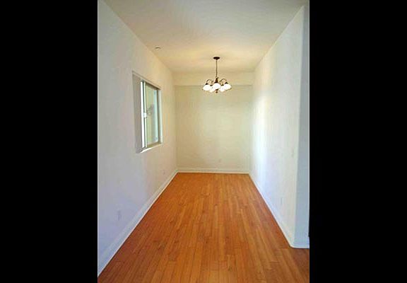 4th image of 12916 Moorpark St APT 206