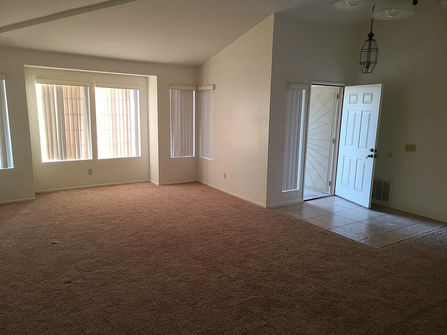 3 bed, 1477 sqft, $2,900 — Photo 4