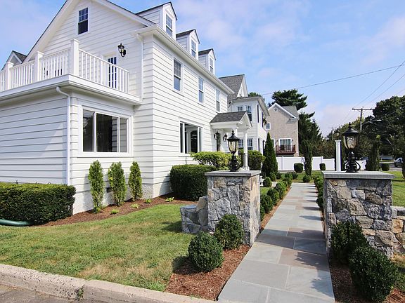 Lovely Shore Colonial