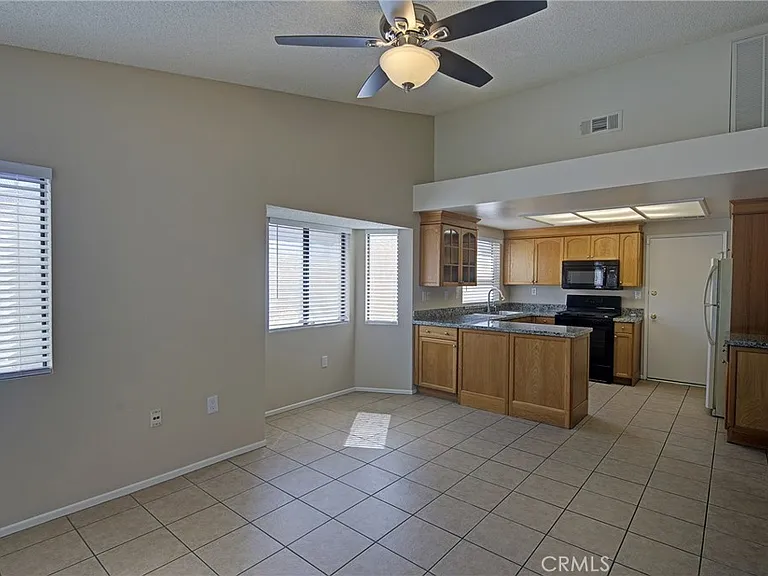 26640 Braddock Rd — Photo 11