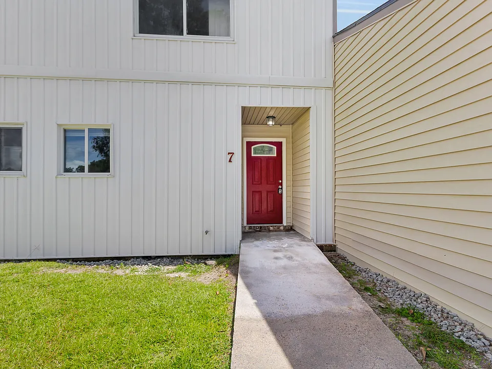 125 Pirates Rd #7