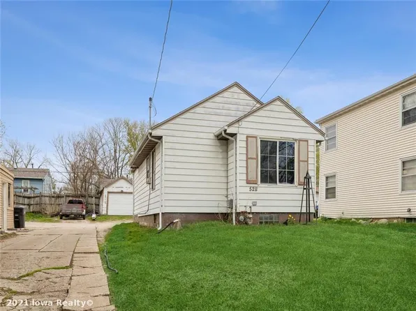 5211 Douglas Ave, Des Moines, IA 50310