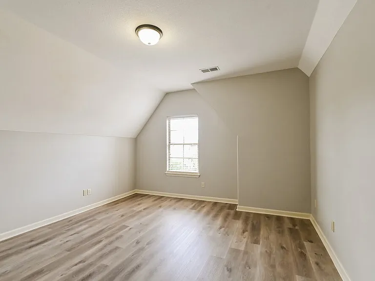 305 Garden Springs Dr — Photo 18