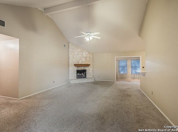 5th image of 134 Bluebonnet Cir