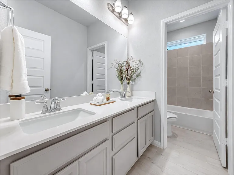 9822 Heritage Run Ln — Photo 35
