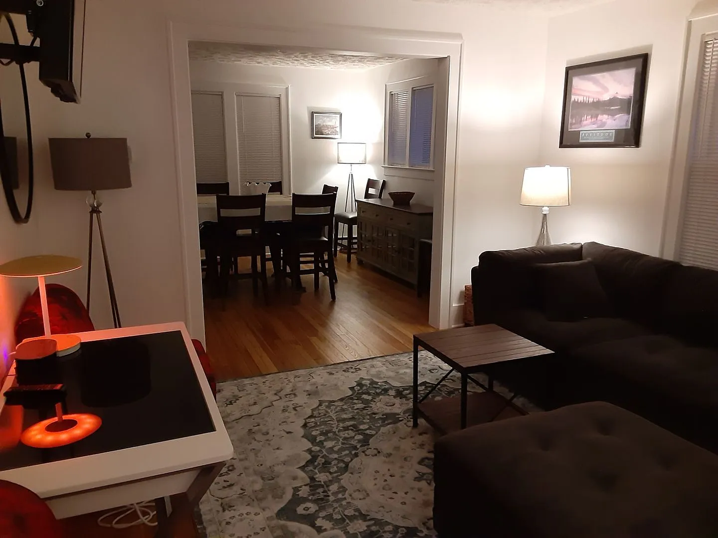 Charming, Comfortable And Convenient 2 Story Residential Home for Rent — Photo 3