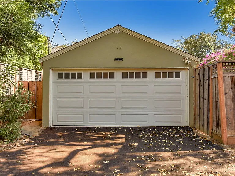 135 Wilder Ave — Photo 51
