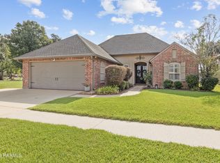 803 Flambant Dr, Broussard, LA 70518