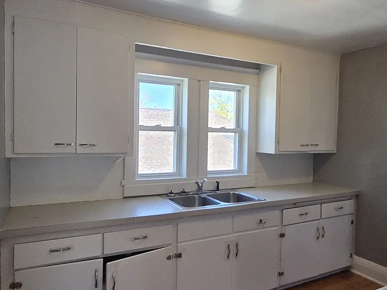 430 E Bremer St #2 — Photo 7