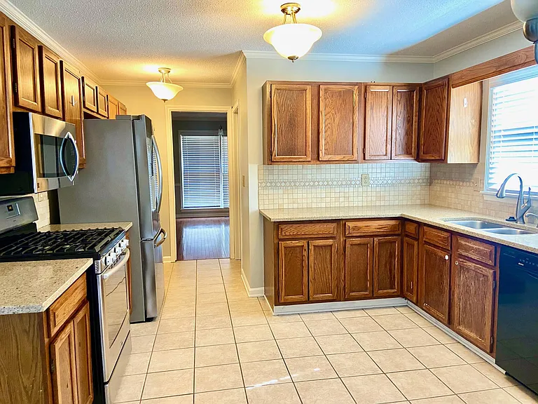1416 Berry Rd — Photo 6