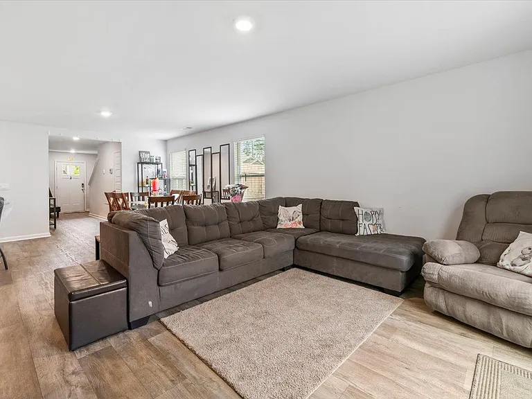 214 Ellie Way — Photo 10