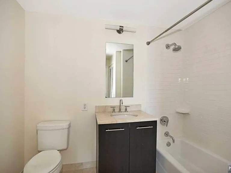 512 Hudson Park — Photo 12