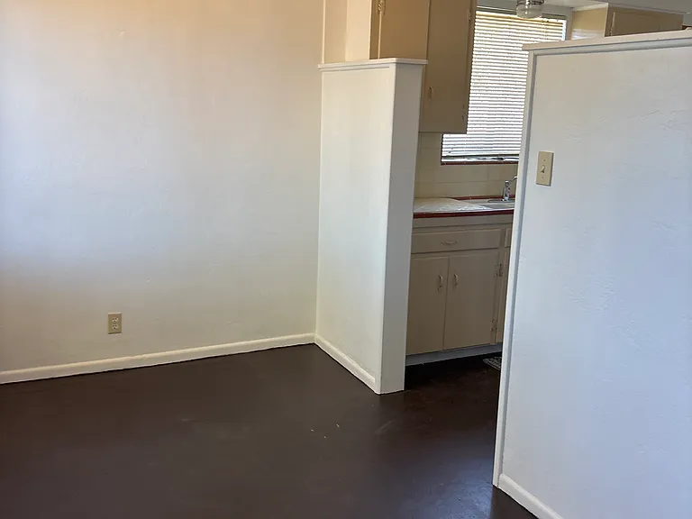 312 N Campbell Ave — Photo 8