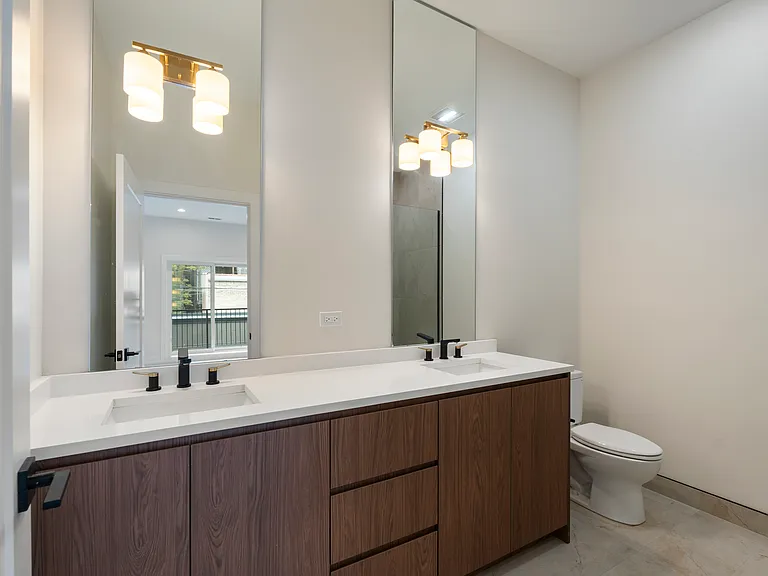 428 E 50th Pl #2 — Photo 21