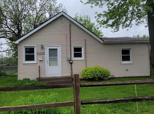 622 1/2 3rd Ave W, Milan, IL 61264