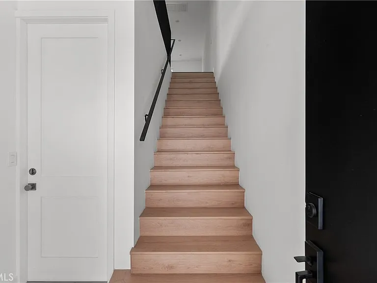 13944 Vanowen St — Photo 3