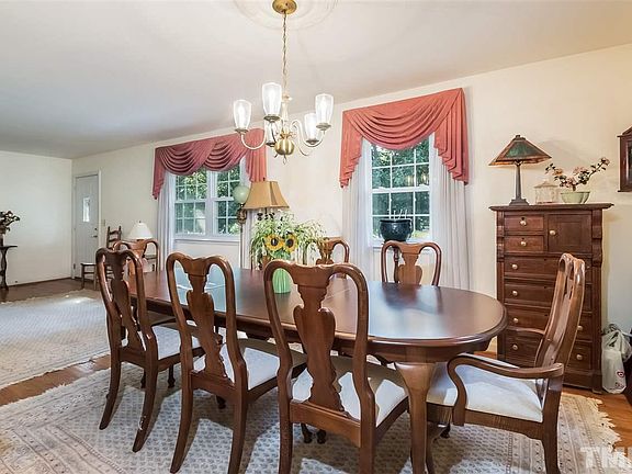 5th image of 133 Brenrose Cir