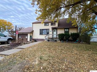 520 W 10th St, North Bend, NE 68649