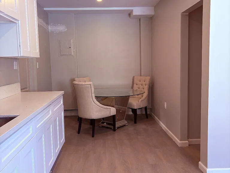 23401 Schoenborn St #9 — Photo 9