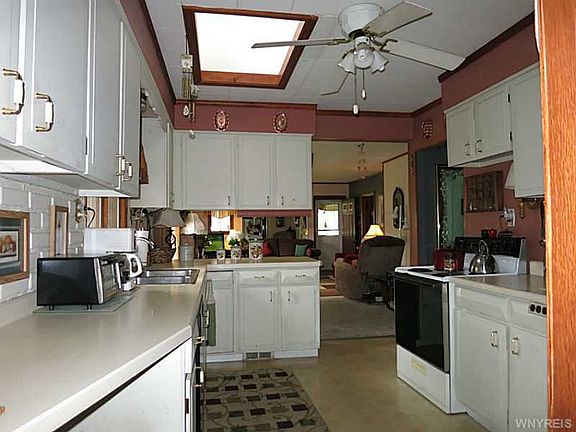 5th image of 9140 Griffon Ave