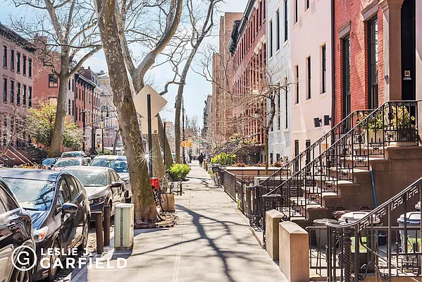 Rented by Leslie J. Garfield | media 21