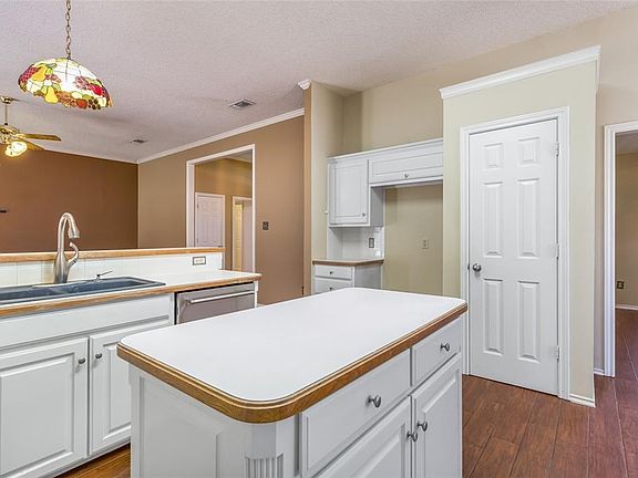 2nd image of 7832 Hidden Oaks Dr