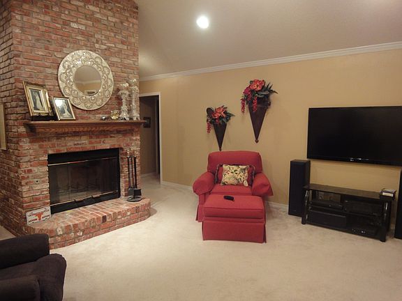 stunning fireplace & living 