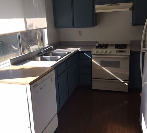 5th image of 535 W Point O Woods Dr