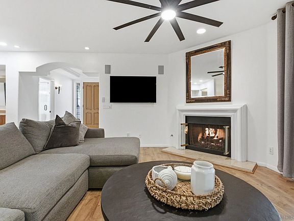 5th image of 2842 Torrey Pines Rd