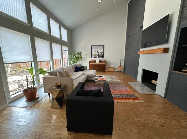 925 Easton Pl, Dallas, TX 75218