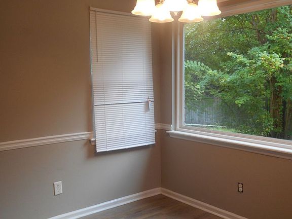 2nd image of 3010 Miranda Rd