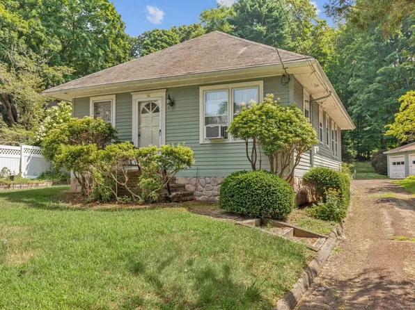 14 Dennison Lane, Essex, CT 06426