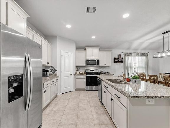 5th image of 1950 Thorndyke Ln