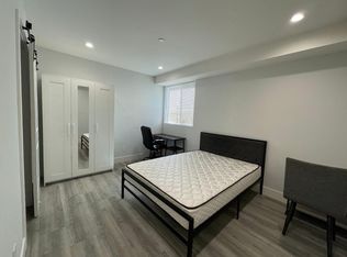 1530 W 37th St, Los Angeles, CA 90018