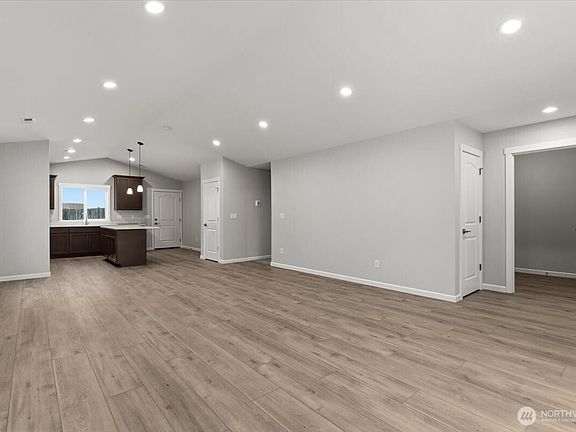 5th image of 36 Simpson Street