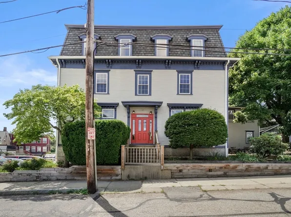 12 Walnut St APT 18, Natick, MA 01760