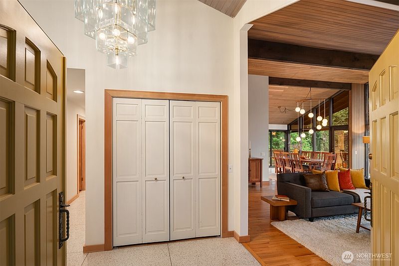 3rd image of 7416 Mercer Terrace Drive