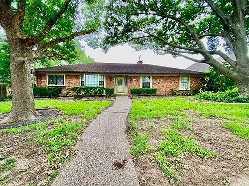 223 Woodcrest Dr Photo 1