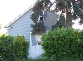 303 Clayton St, Plains, MT 59859