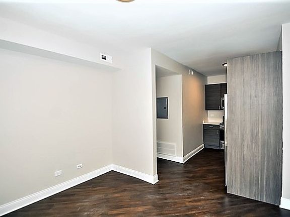 5th image of 2228 N Sawyer Ave #2230